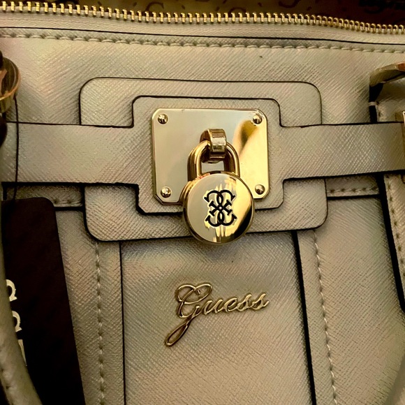 Guess Iridescent Bag NWT - Picture 5 of 9